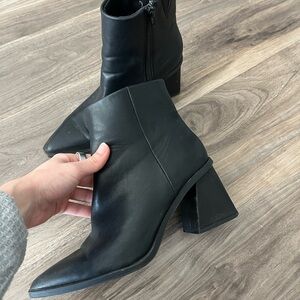 Elegant Black Ankle Boots